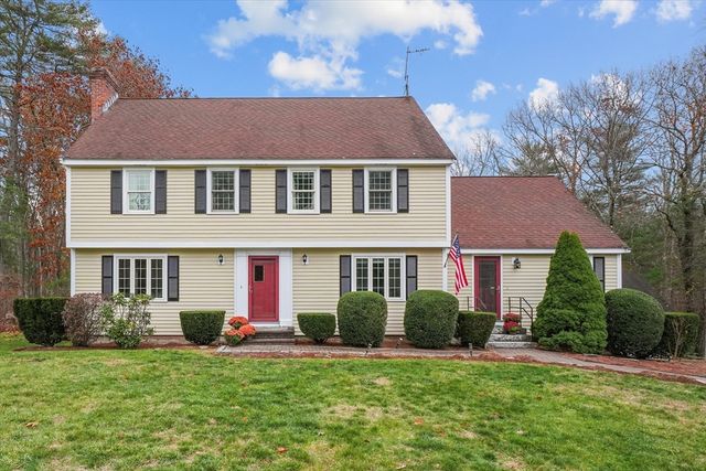 10 Woodchuck Lane, North Andover, MA 01845
