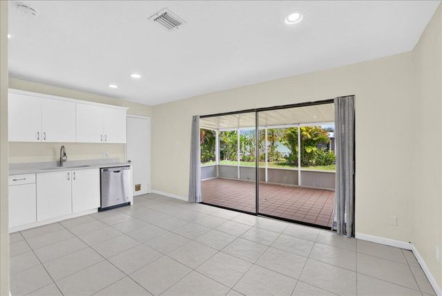 10100 NW 71st Place, Tamarac, FL 33321