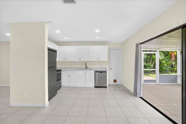 10100 NW 71st Place, Tamarac, FL 33321