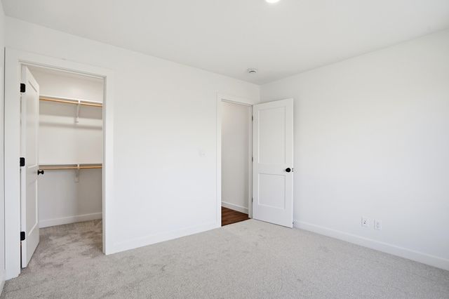 7310 W GOLDEN WILLOW DR, Columbia, MO 65202