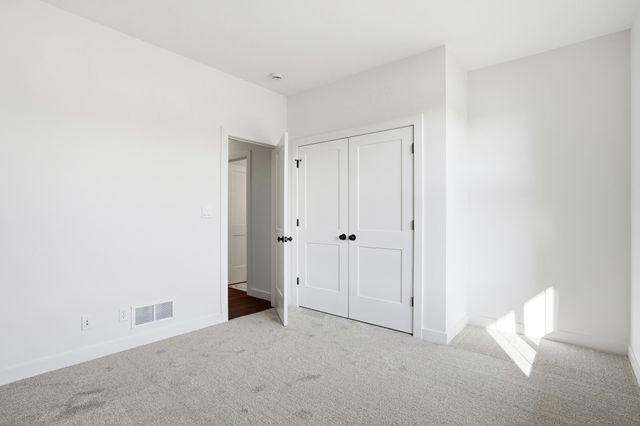 7310 W GOLDEN WILLOW DR, Columbia, MO 65202