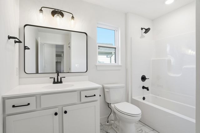 7310 W GOLDEN WILLOW DR, Columbia, MO 65202