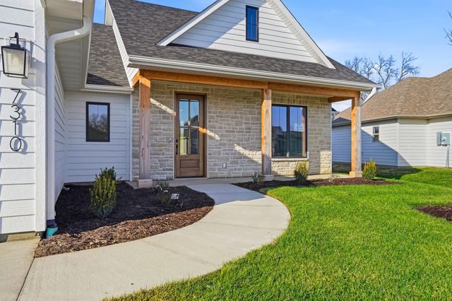 7310 W GOLDEN WILLOW DR, Columbia, MO 65202