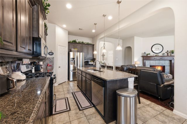140 Chestnut Road, Waxahachie, TX 75165