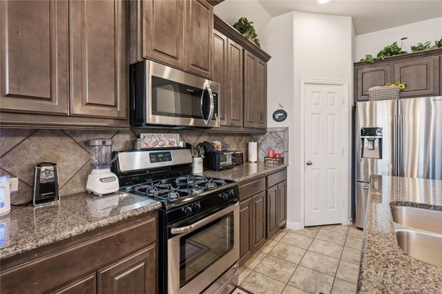 140 Chestnut Road, Waxahachie, TX 75165