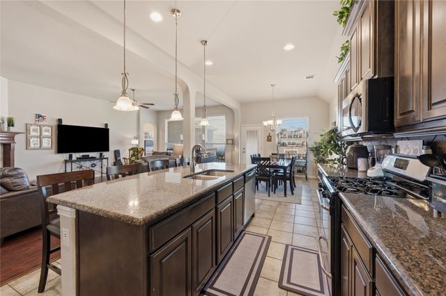 140 Chestnut Road, Waxahachie, TX 75165