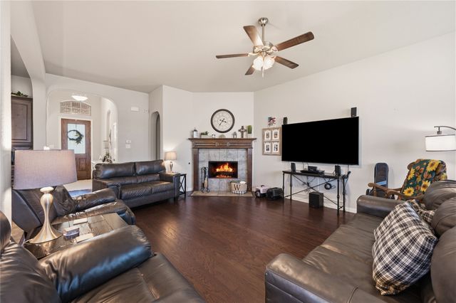 140 Chestnut Road, Waxahachie, TX 75165