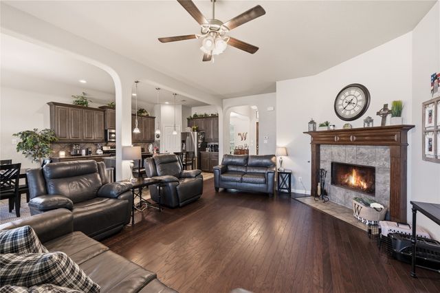 140 Chestnut Road, Waxahachie, TX 75165