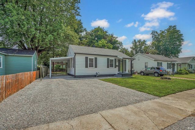 1106 S Boeke Road, Evansville, IN 47714