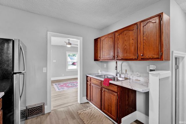 1106 S Boeke Road, Evansville, IN 47714