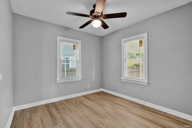 1106 S Boeke Road, Evansville, IN 47714
