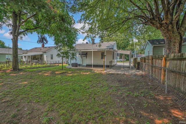 1106 S Boeke Road, Evansville, IN 47714