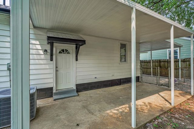 1106 S Boeke Road, Evansville, IN 47714