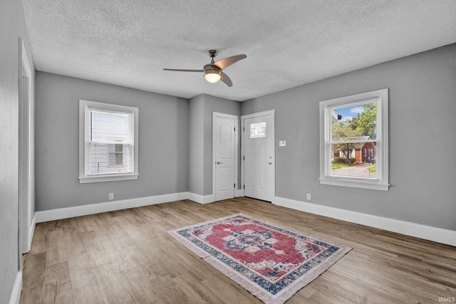 1106 S Boeke Road, Evansville, IN 47714
