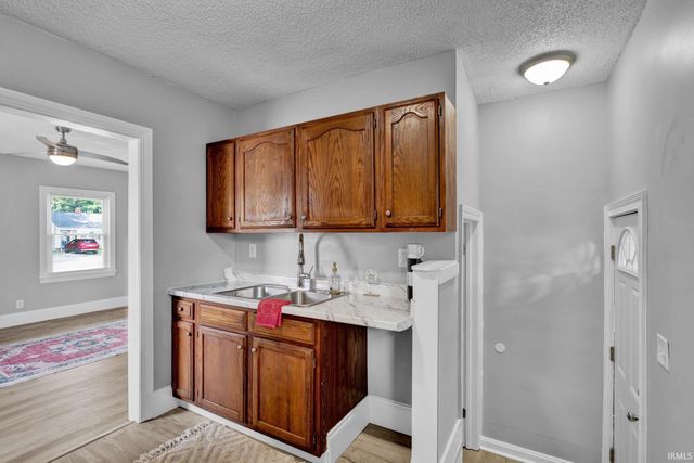 1106 S Boeke Road, Evansville, IN 47714