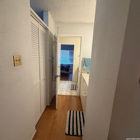 7123 Thrush View Ln Apt 17, San Antonio, TX 78209