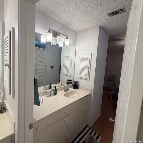 7123 Thrush View Ln Apt 17, San Antonio, TX 78209