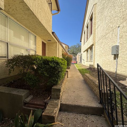 7123 Thrush View Ln Apt 17, San Antonio, TX 78209