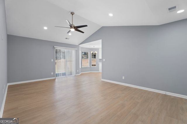 6149 Pembroke Dr, Rex, GA 30273