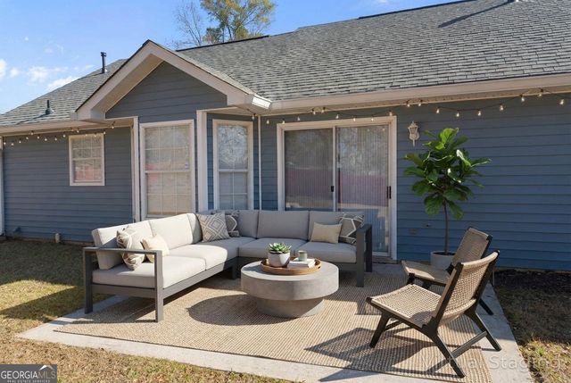 6149 Pembroke Dr, Rex, GA 30273