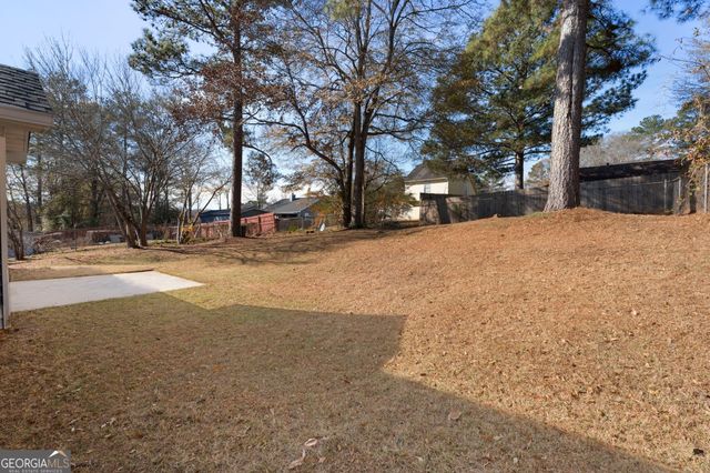 6149 Pembroke Dr, Rex, GA 30273