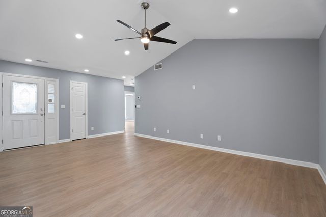 6149 Pembroke Dr, Rex, GA 30273