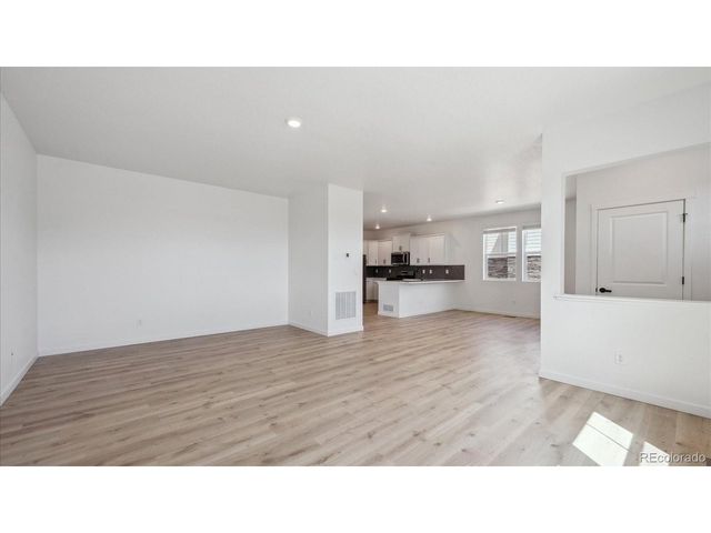 341 N Bersshine St, Watkins, CO 80137