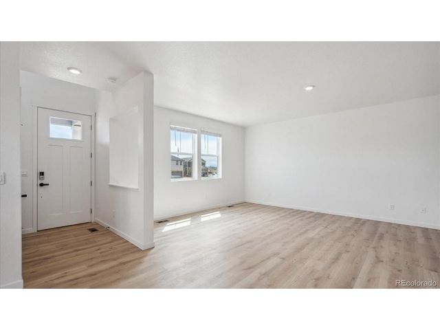 341 N Bersshine St, Watkins, CO 80137