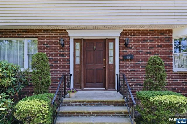 288 Montana Street, Paramus, NJ 07652