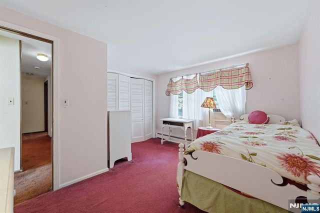 288 Montana Street, Paramus, NJ 07652