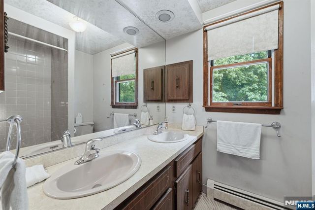 288 Montana Street, Paramus, NJ 07652