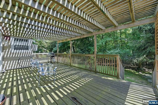 288 Montana Street, Paramus, NJ 07652