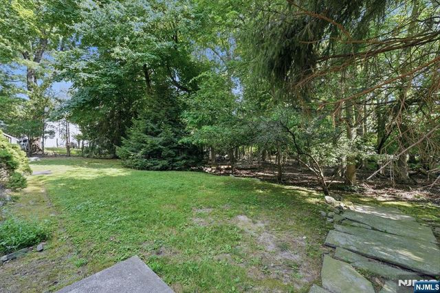 288 Montana Street, Paramus, NJ 07652