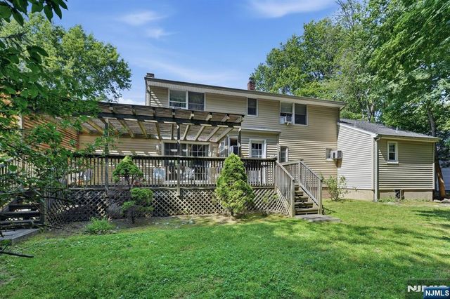 288 Montana Street, Paramus, NJ 07652