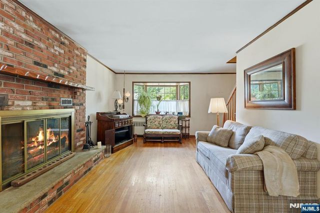288 Montana Street, Paramus, NJ 07652