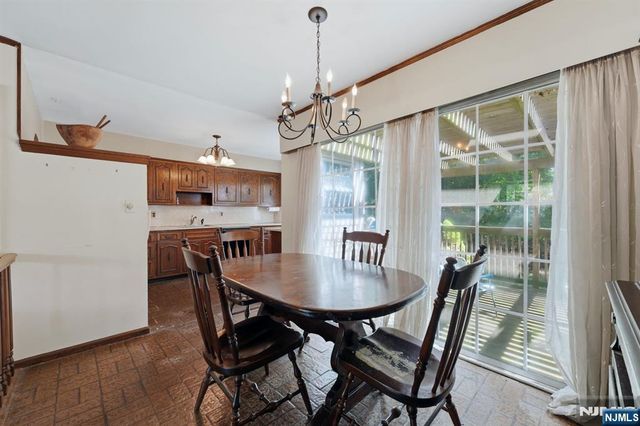 288 Montana Street, Paramus, NJ 07652