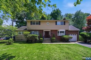 288 Montana Street, Paramus, NJ 07652