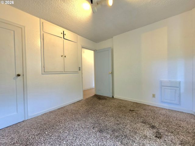 2655 KINCAID St, Eugene, OR 97405