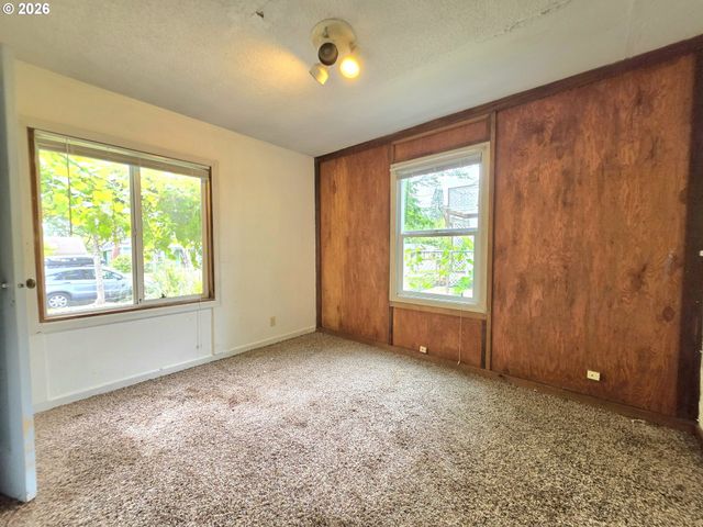2655 KINCAID St, Eugene, OR 97405