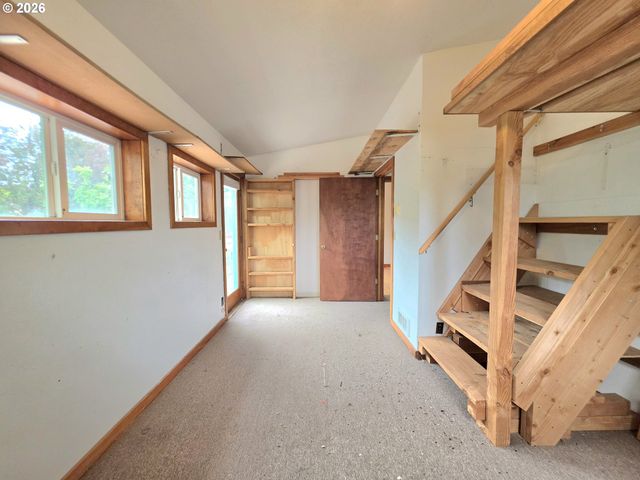 2655 KINCAID St, Eugene, OR 97405
