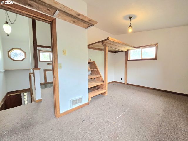 2655 KINCAID St, Eugene, OR 97405