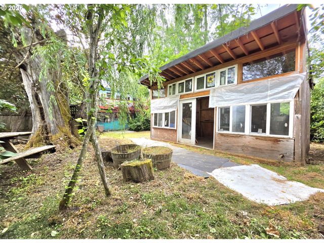 2655 KINCAID St, Eugene, OR 97405