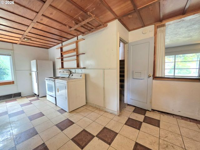2655 KINCAID St, Eugene, OR 97405