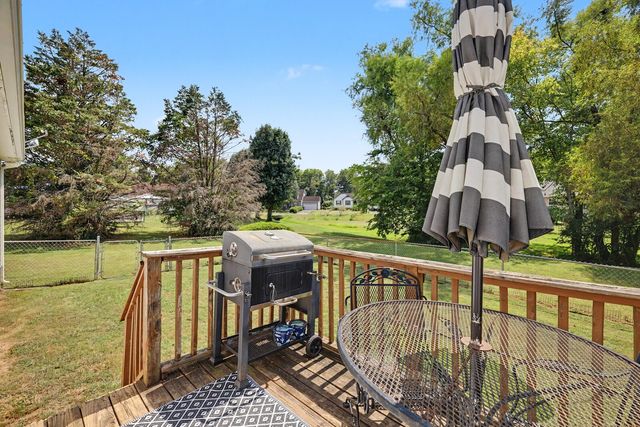 718 Paige Ct, Columbia, TN 38401