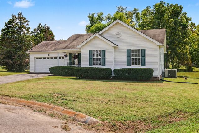 718 Paige Ct, Columbia, TN 38401