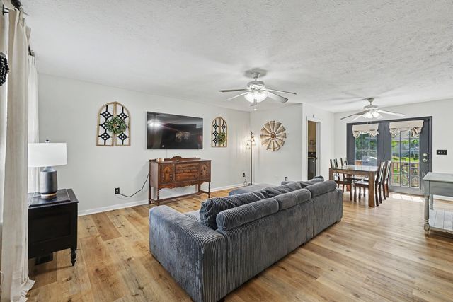 718 Paige Ct, Columbia, TN 38401