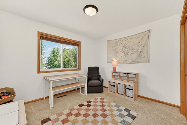 5867 Kingsbury Drive NW, Rochester, MN 55901