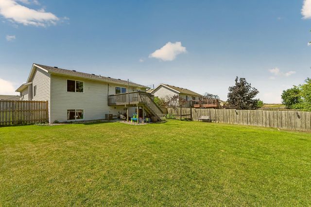 5867 Kingsbury Drive NW, Rochester, MN 55901