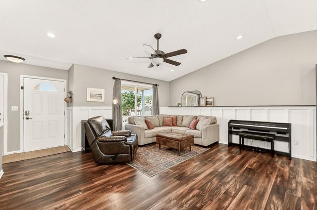 5867 Kingsbury Drive NW, Rochester, MN 55901