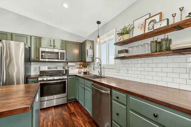 5867 Kingsbury Drive NW, Rochester, MN 55901